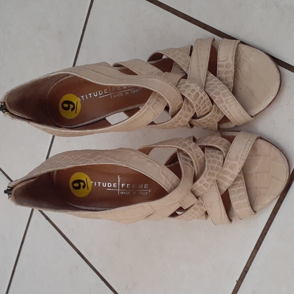 Latitude Femme Beige strappy High heels size 9 - Picture 2 of 6